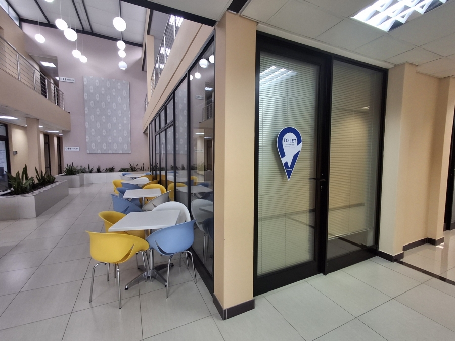 To Let Commercial Property for Rent in Vincent Eastern Cape